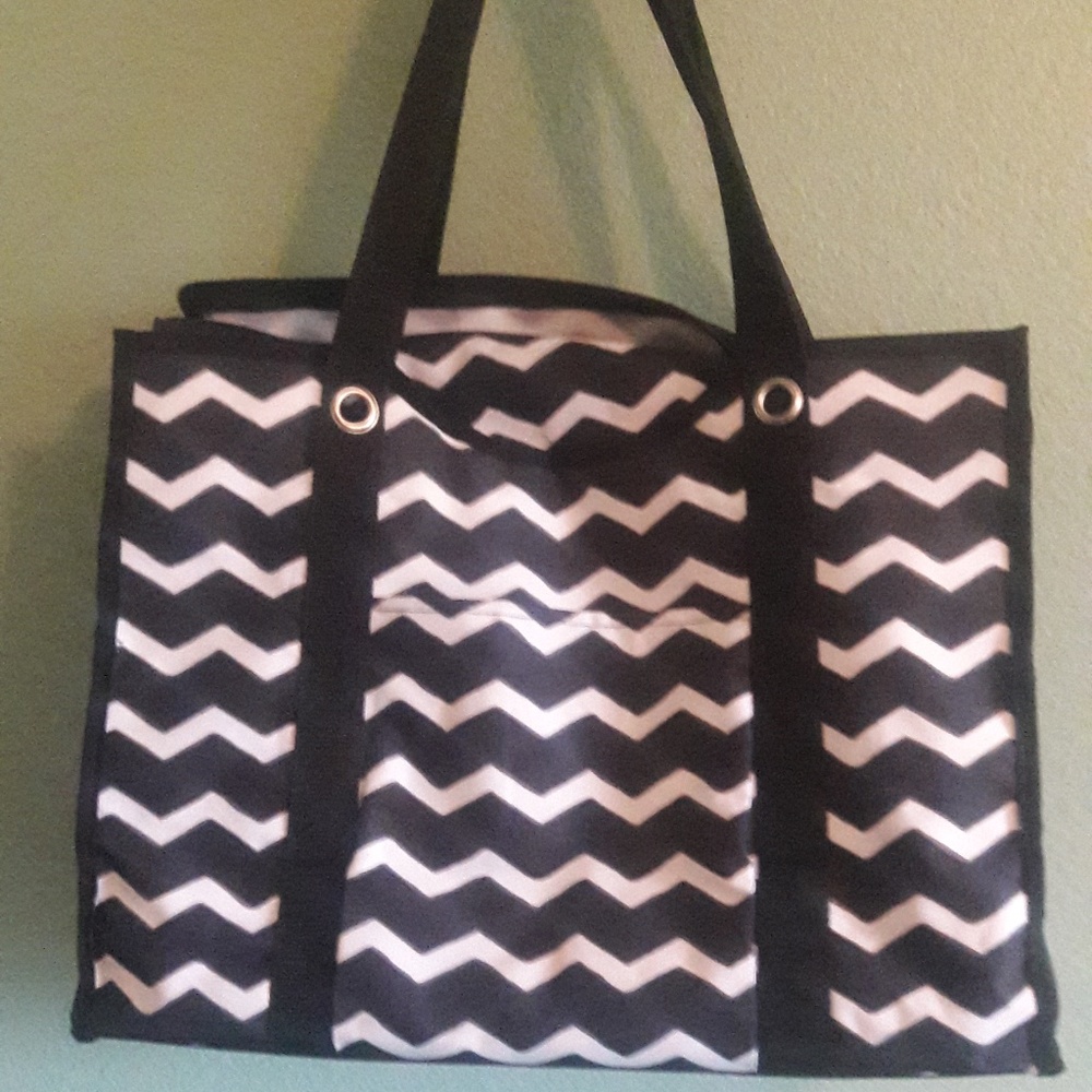 Thirty-one large chevron tote